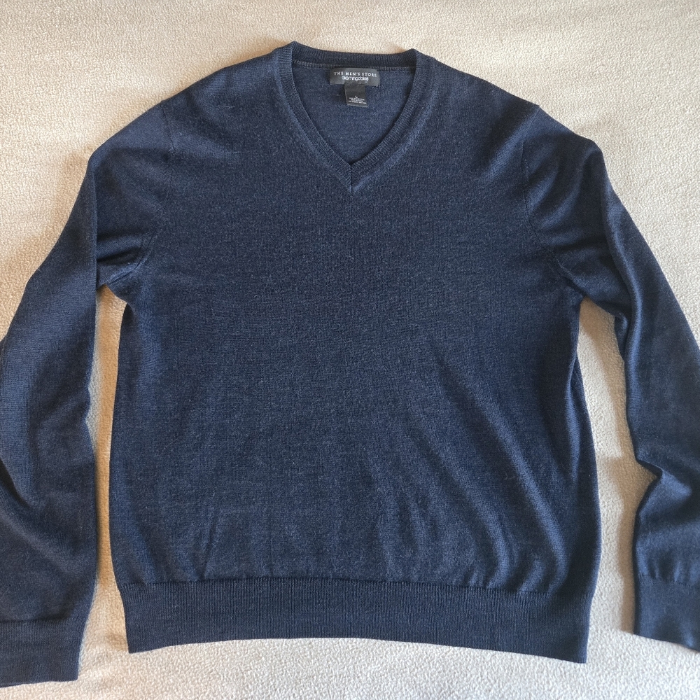 Bloomingdales The Men’s Store 100% Merino Wool V-Neck Sweater Navy Blue L Preppy